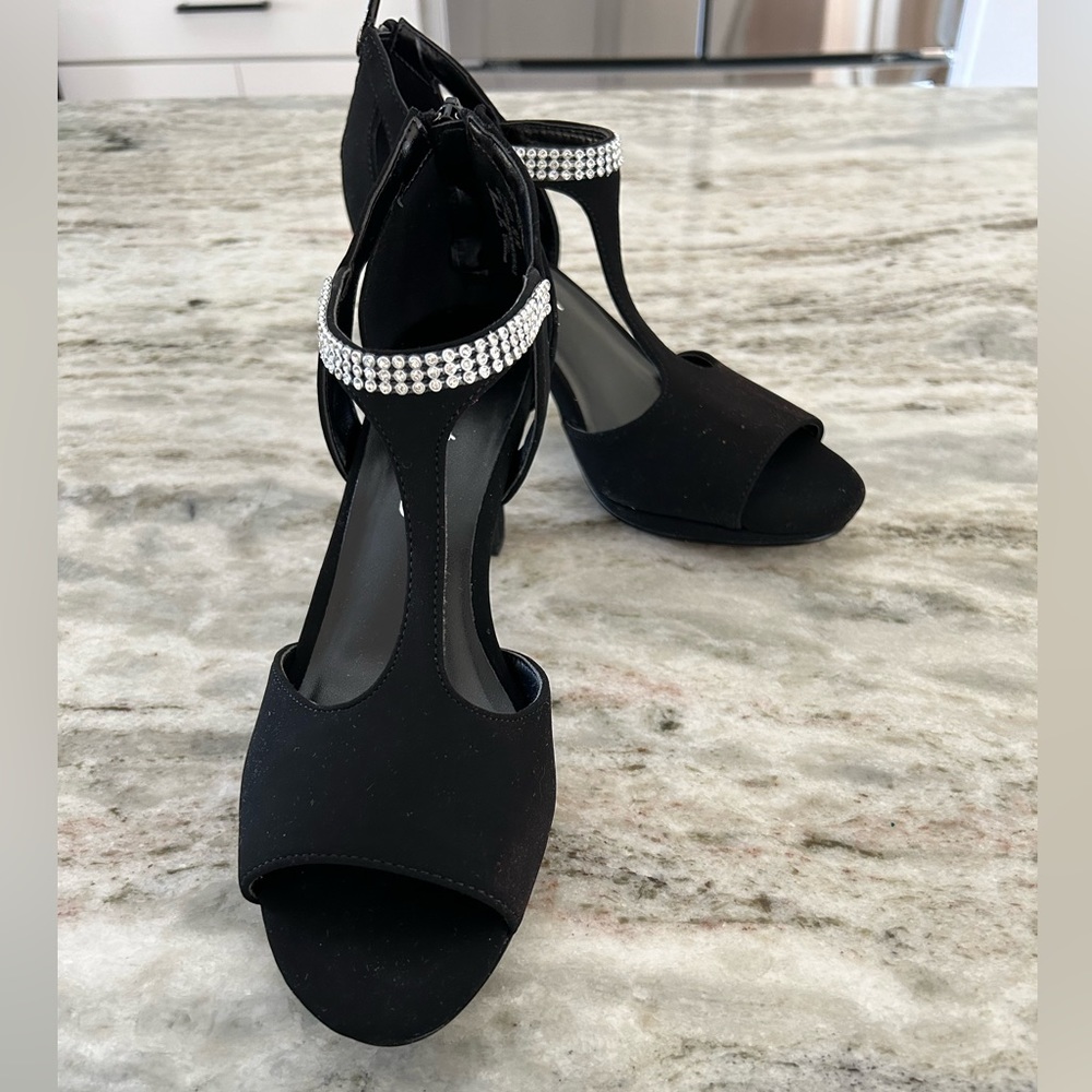 NWT Easy Street Black Suede Shoes With Back Zip And Rhinestoned Ankle Strap